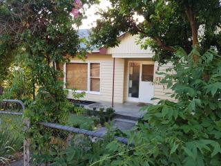 Cottage on Main - Buchan - 9