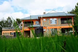 Serian Vacation House - 5
