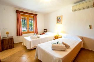 Villa La Vinya By homevillas360 - 3