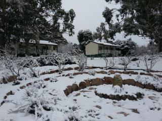 Granite Gardens Cottages & Lake Retreat - Stanthorpe - 7