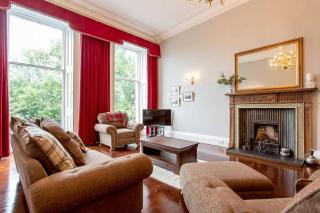 JOIVY Spacious Apt in New Town Prime Location - 6