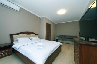 Софии Русовой 7, 13 - 3