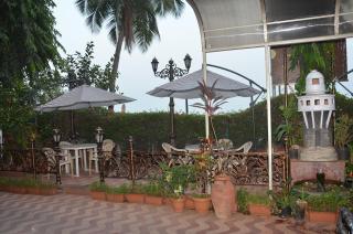 Sea Palace Hotel - near Gateway of India - Bombay - 1