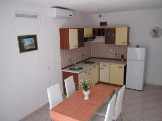 Apartments Nives - Supetar - 4