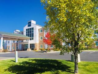 Baymont by Wyndham Sheridan - 6