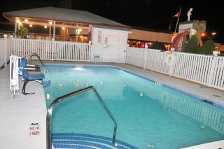 Woodland Inn - Niagara Falls - 9