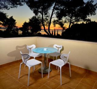 Sunset Apartments - 9