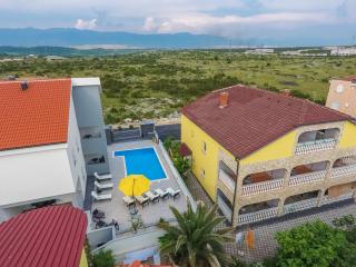 Lucky Luke Pool Apartments - Novalja - 3