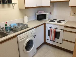 One-Bedroom Apartment - Wyvis Free Parking - 2