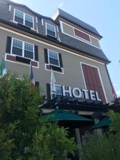 Crescent Suites Hotel - Waltham - 0