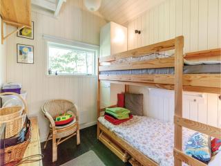 Three-Bedroom Holiday Home In Hojby - Højby - 1