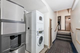 Super 8 by Wyndham Bedford - Bedford - 5