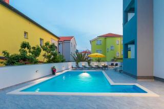 Lucky Luke Pool Apartments - Novalja - 8