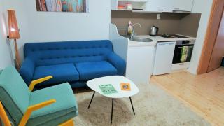 Sirma's Unique Artsy Modern Quiet 1-Bdrm in the Heart of Skopje - Skopje - 2