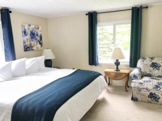 Churchill Pointe Inn - Hubbard Lake - 3