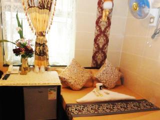 City HK Guest House 24 HOUR RECEPTION Block D & E 10TH FLOOR - 6