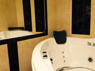 Triplex jacuzzi apartment - 2