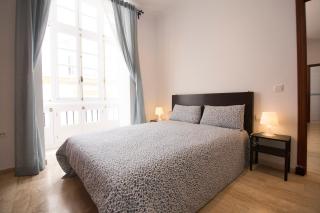 Extraordinario Piso Junto Playa Y En Pleno Centro - Cadice - 4