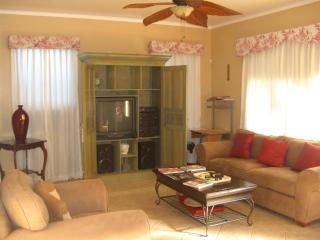 Chatham Cottage - 9