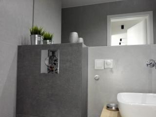 Caroline Street nine - 7