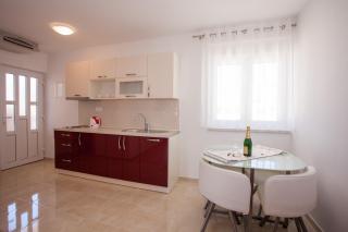 Apartments MIA 4&5 - Baška Voda - 7