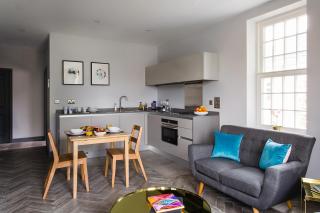 Farnborough Boutique by Viridian Apartments - Farnborough - 9
