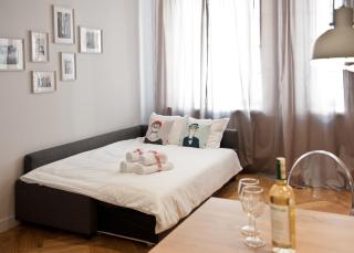 Red Brick Old Town Apartment - 2