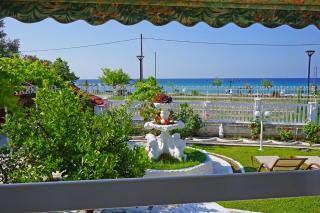 Villa Fofo - Beautiful Sea Front Villa with 650m2 garden - Nea Kallikrateia - 1
