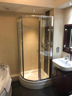 The BlueBell Hotel - Neath - 2