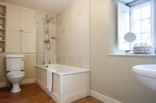 Coachmans Cottage - 2