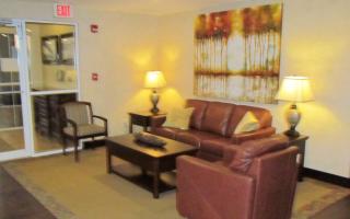 Oak Hill Inn & Suites - Canton - 3