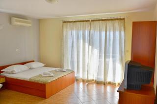 Apartments with a parking space Makarska - 6720 - 1