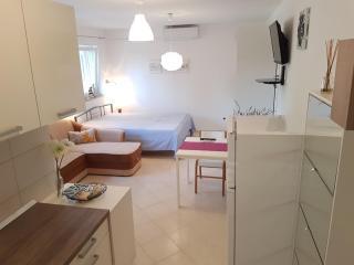 Olive Apartments - 1