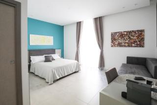 Toledo 16 Luxury Suites - 2