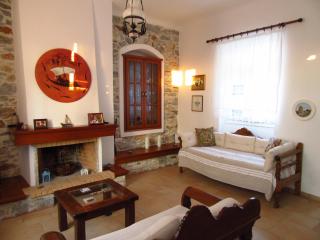 Luxury 100 m2 house in the centre of Naxos - Dhamariónas - 7