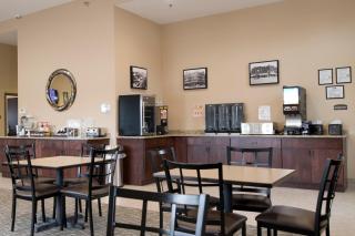 Cornerstone Inn & Suites Oelwein - 7