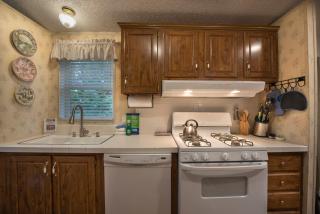 42R Rosenberg's Creekside Cabin - Wawona - 5