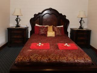 Kerrellie Cottages 2, 4 & 8 Reid Street - 3