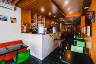 Reddoorz Plus near Makassar Town Square - Makassar - 5