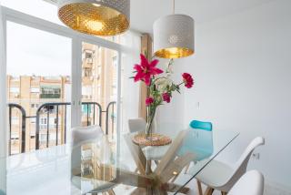 Stunning Spacious City Apartment with free parking - Málaga - 5