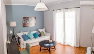 Gazi Discrit Next To Subway - Athen - 6