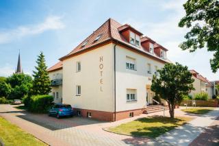Hotel Am Uenglinger Tor - Stendal - 9