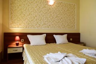 Ryor Hotel - Breakfast or All Inclusive & Free Parking - Sunny Beach - 1