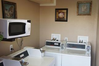 Days Inn by Wyndham Victorville - 6