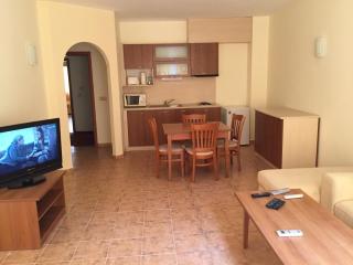 Kris Apartments at Paradise Green Park - Golden Sands - 3
