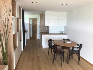 Greenbay Golf Apartments - 8