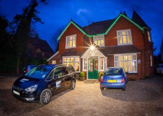 Gatwick Turret Guest House - Horley - 0