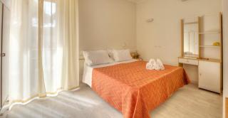 Hotel Clara - Riccione - 4
