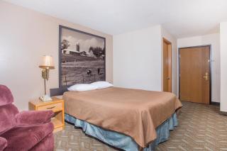 Super 8 by Wyndham Monroe WI - Monroe - 7