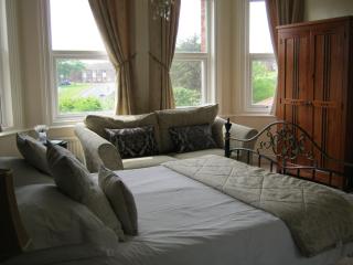 Autumn Leaves Guest House - Whitby - 2